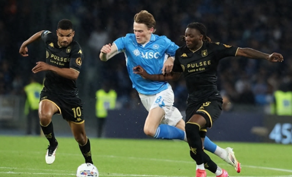 Staras, một bộ trưởng cũ của Naples, là Frank, và McTominay đã uống hai tách cà phê mỗi sáng