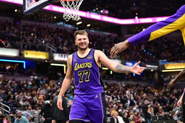 Lựa chọn phương tiện truyền thông Hoa Kỳ: Tám người chơi không bán hàng ở NBA, James và Curry bị bỏ 