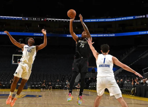 NBA Summer League: Chiến binh mất 79-93 trước cái nóng và gặp hai trận thua liên tiếp! Ronaldo 14+2+