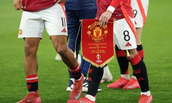 Người hâm mộ không hài lòng với Manchester United hủy bỏ những món quà cho nhau trước trận đấu: Tôi 